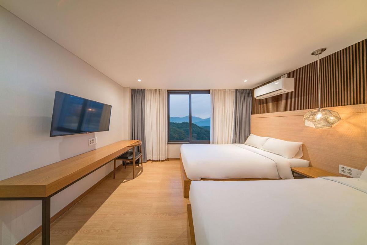 ทู-วาย-โฮเต็ล Hotel ยางยาง ภายนอก รูปภาพ