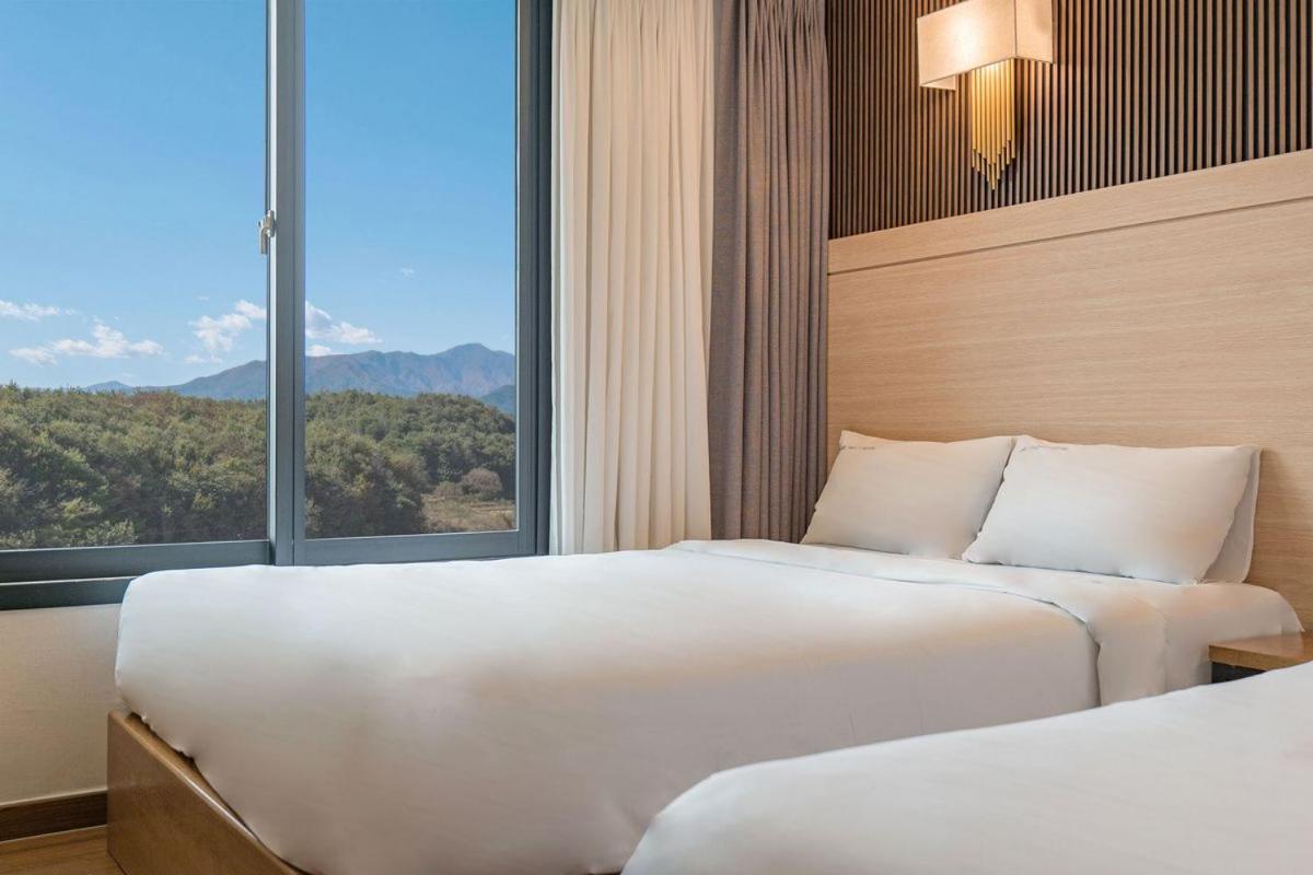 ทู-วาย-โฮเต็ล Hotel ยางยาง ภายนอก รูปภาพ