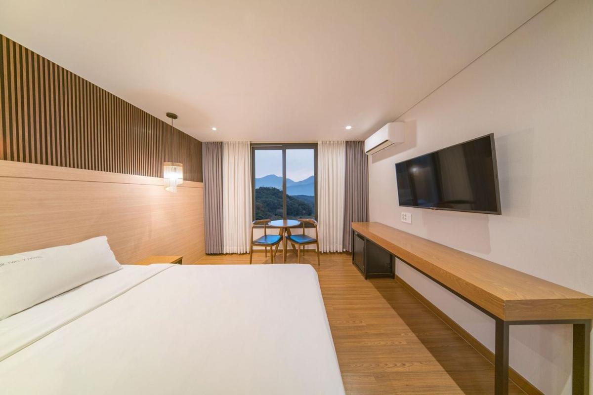 ทู-วาย-โฮเต็ล Hotel ยางยาง ภายนอก รูปภาพ